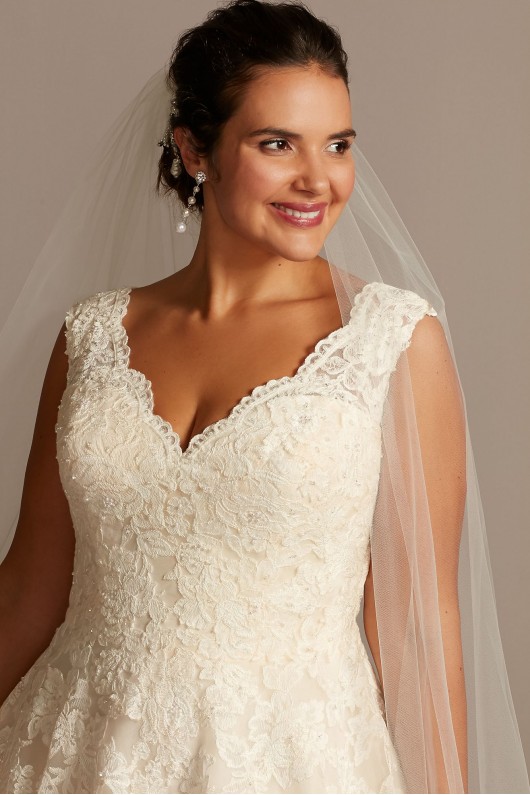 Scallop V-Neck Lace Tulle Plus Size Wedding Dress  Collection 4XL9WG3850